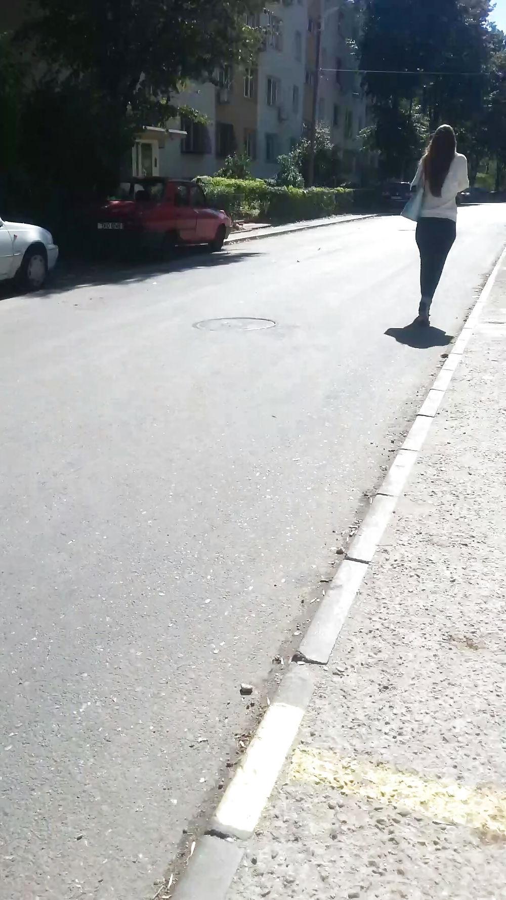 9P Sexy ass schoolgirl romanian