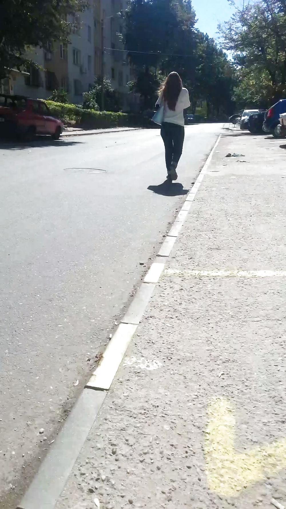 9P Sexy ass schoolgirl romanian