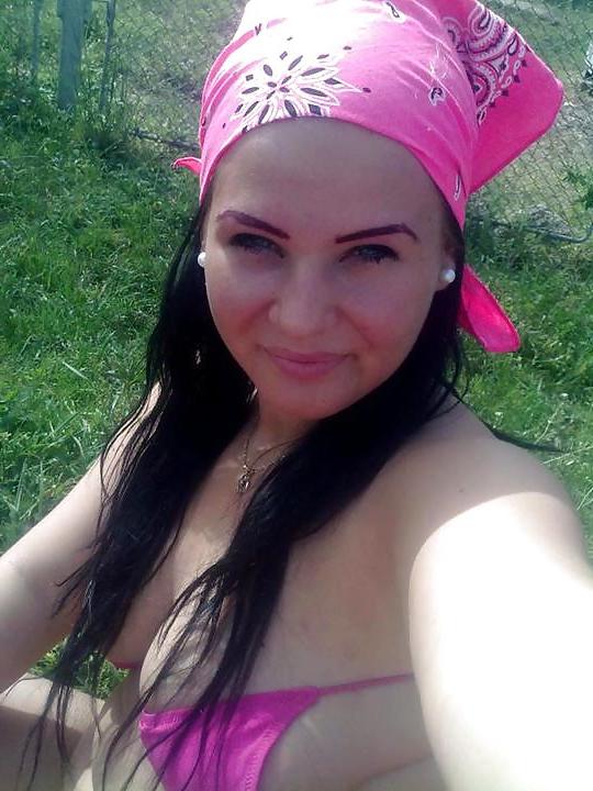 25P Romanian girl: teresa
