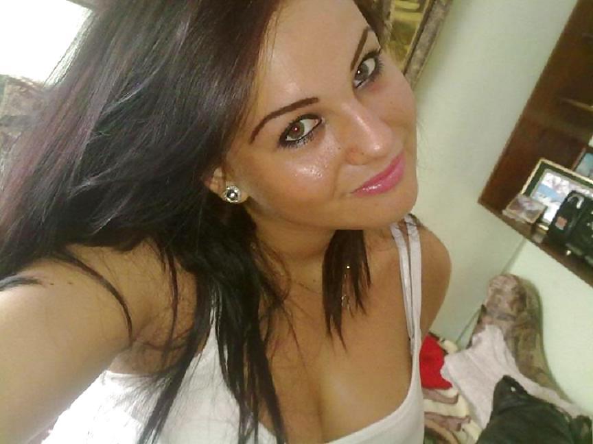 25P Romanian girl: teresa