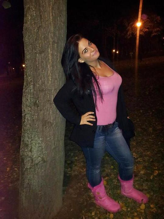 25P Romanian girl: teresa