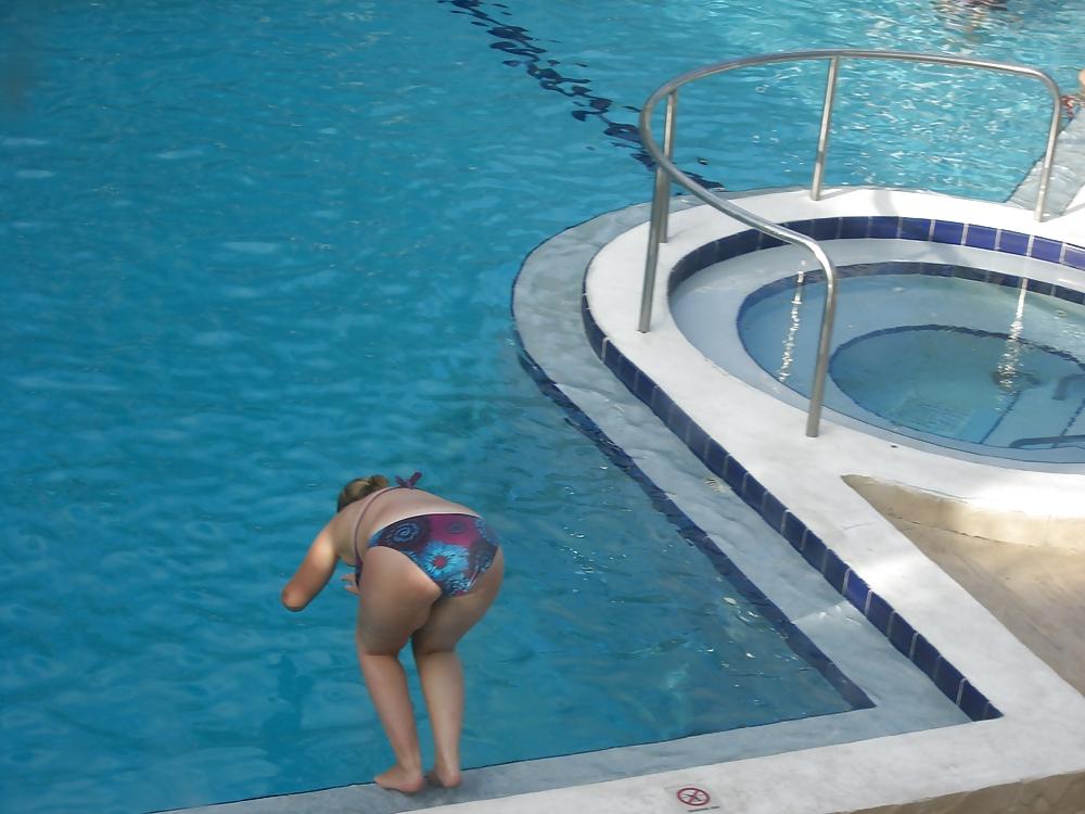 14P Public Voyeur Pics
