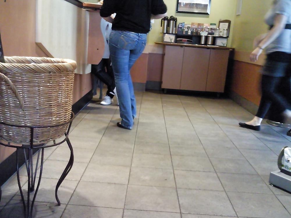 14P Public Voyeur Pics