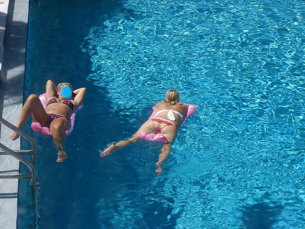14P Public Voyeur Pics