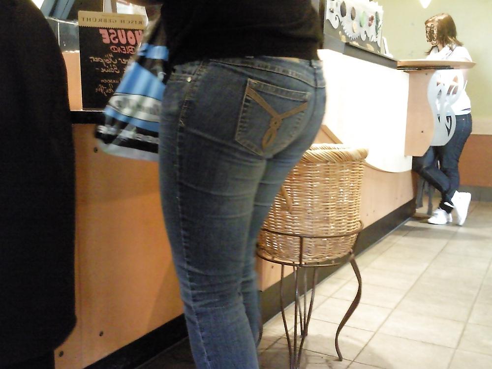 14P Public Voyeur Pics