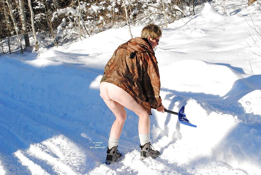 25P Chilly girls snow