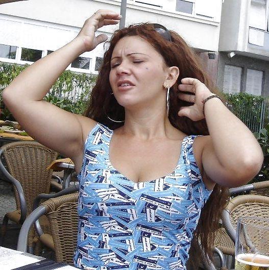 4P Juicy Greek Wife On Vacation