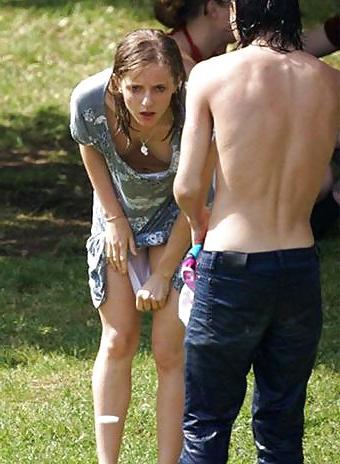25P Russian Upskirt 01