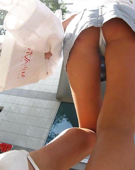 25P Russian Upskirt 01