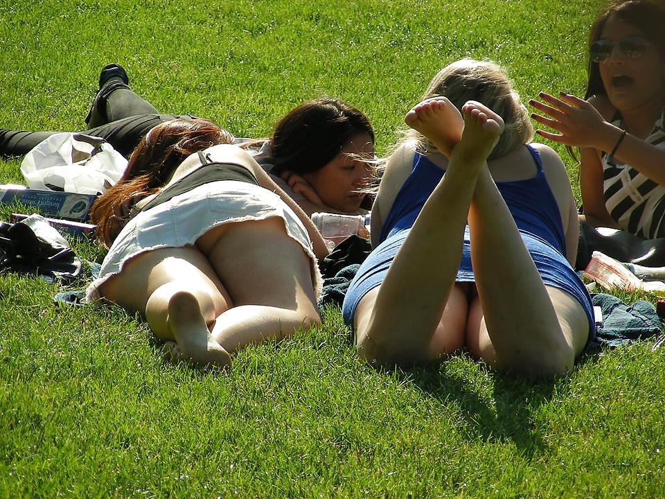 25P Candid upskirt 1