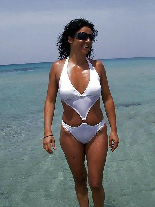 11P Romanian women: diana