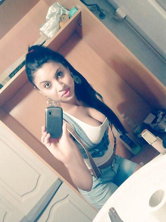 14P Romanian girl: Mari
