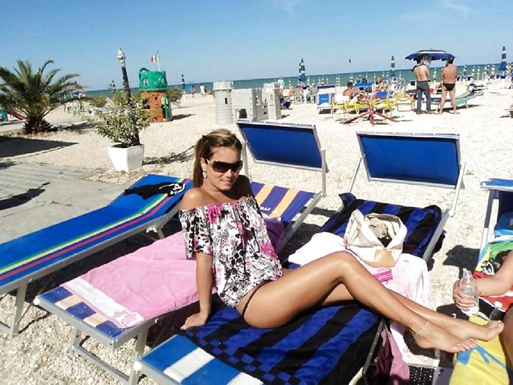 9P Romanian girl: corina