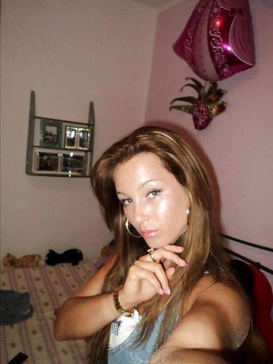 9P Romanian girl: corina