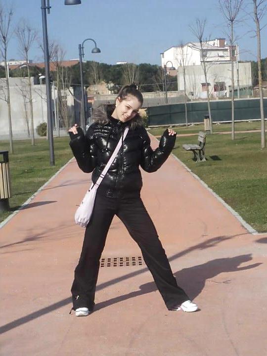 9P Romanian girl: corina