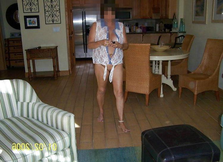 8P Nude in vacation