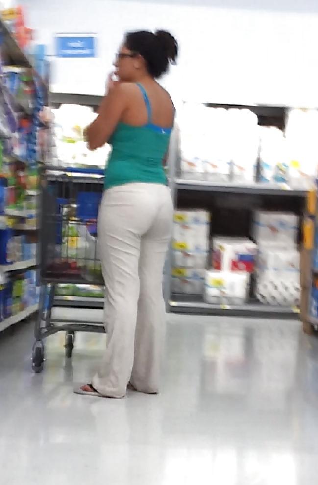 16P Candid sexy SLIM LATINA's. Voyeur BUBBLE BUTTS! 