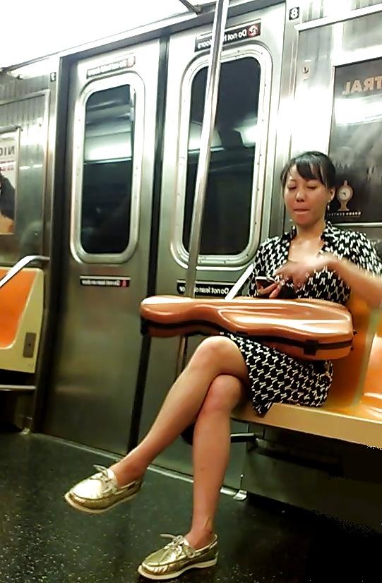 25P New York Subway Girls Asian Express Line
