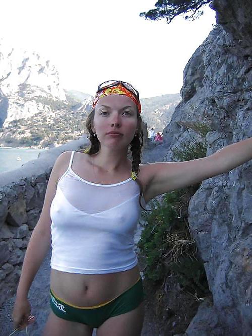 25P Erected nipples through blouse ....