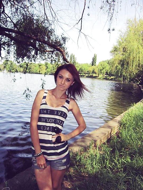 15P Romanian girl: silvia