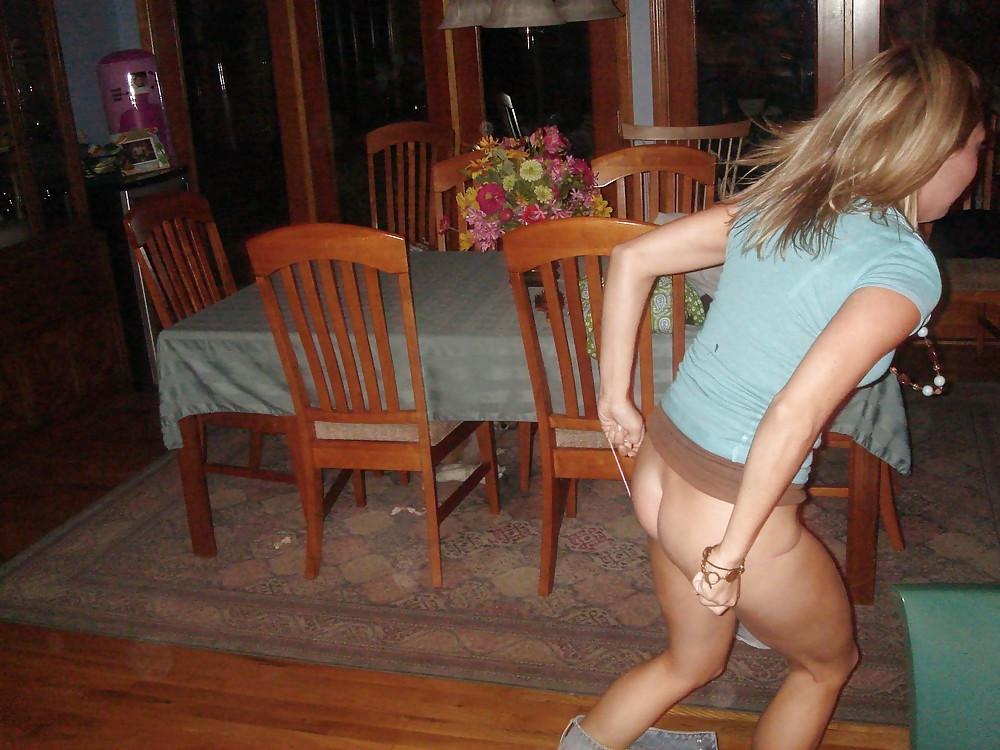 25P Embarrassed Nude Girls 20