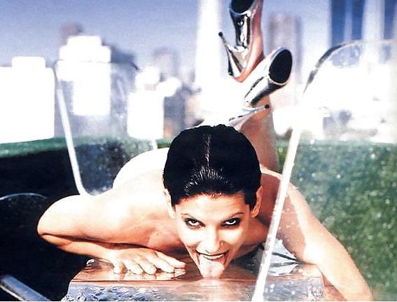 22P Sandra Bullock sexy lady