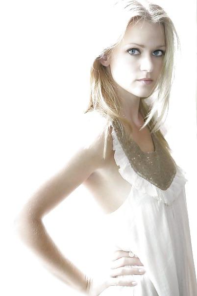25P A.J. Cook