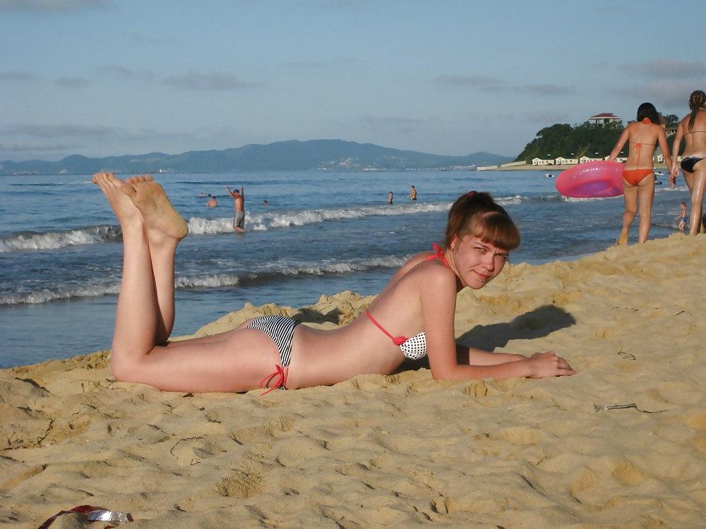 25P Barefoot Russian Women (part 2)