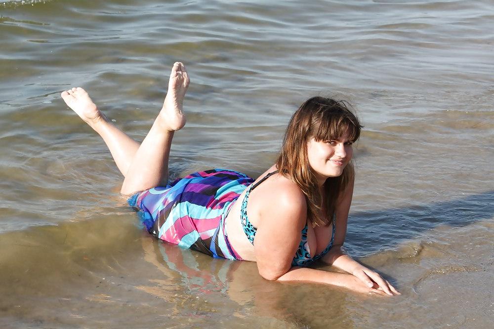 25P Barefoot Russian Women (part 2)