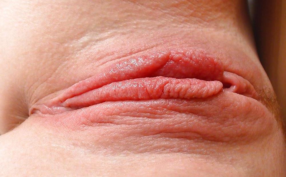 6P Close up by girls and sports