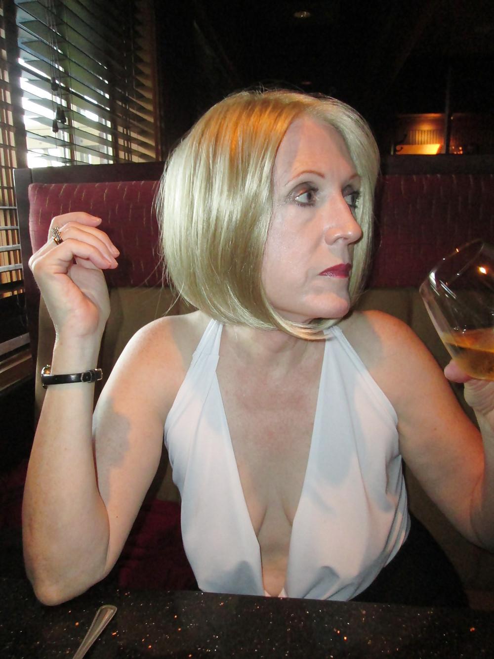 15P Very sexy lady
