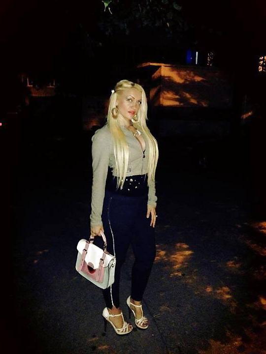 10P Romanian girl: angela