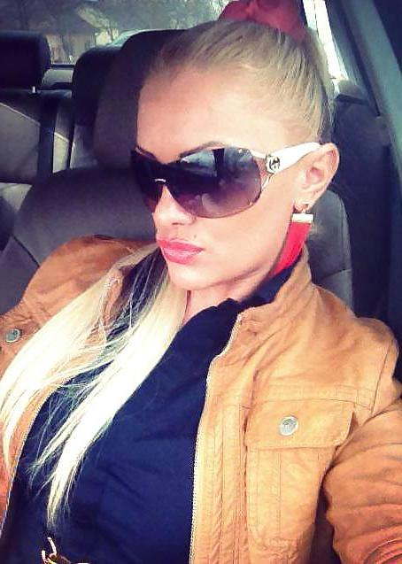 10P Romanian girl: angela