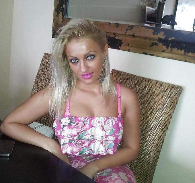 10P Romanian girl: angela