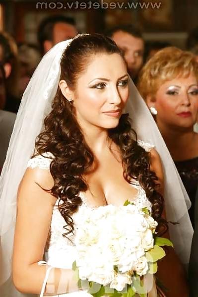 25P ROMANIAN SINGER ANDRA