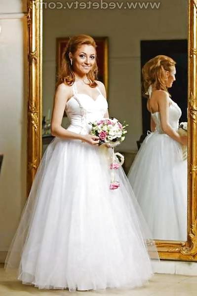 25P ROMANIAN SINGER ANDRA