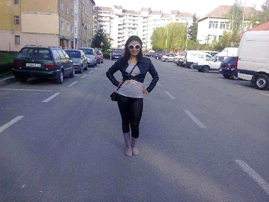 7P Romanian girl: helen