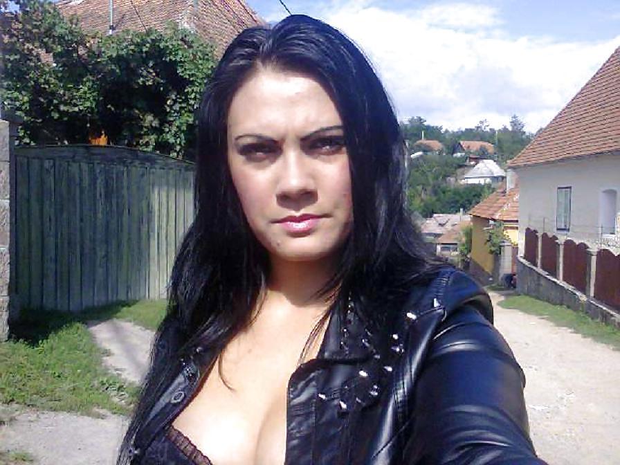 7P Romanian girl: helen