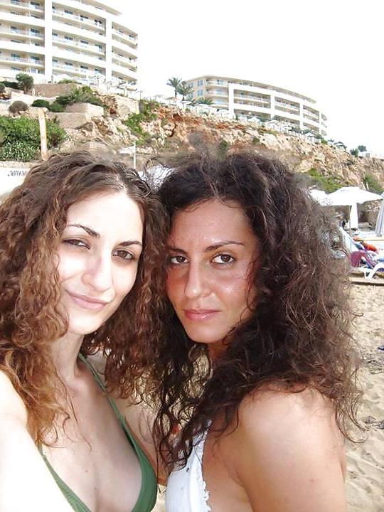 25P Romanian women: florea
