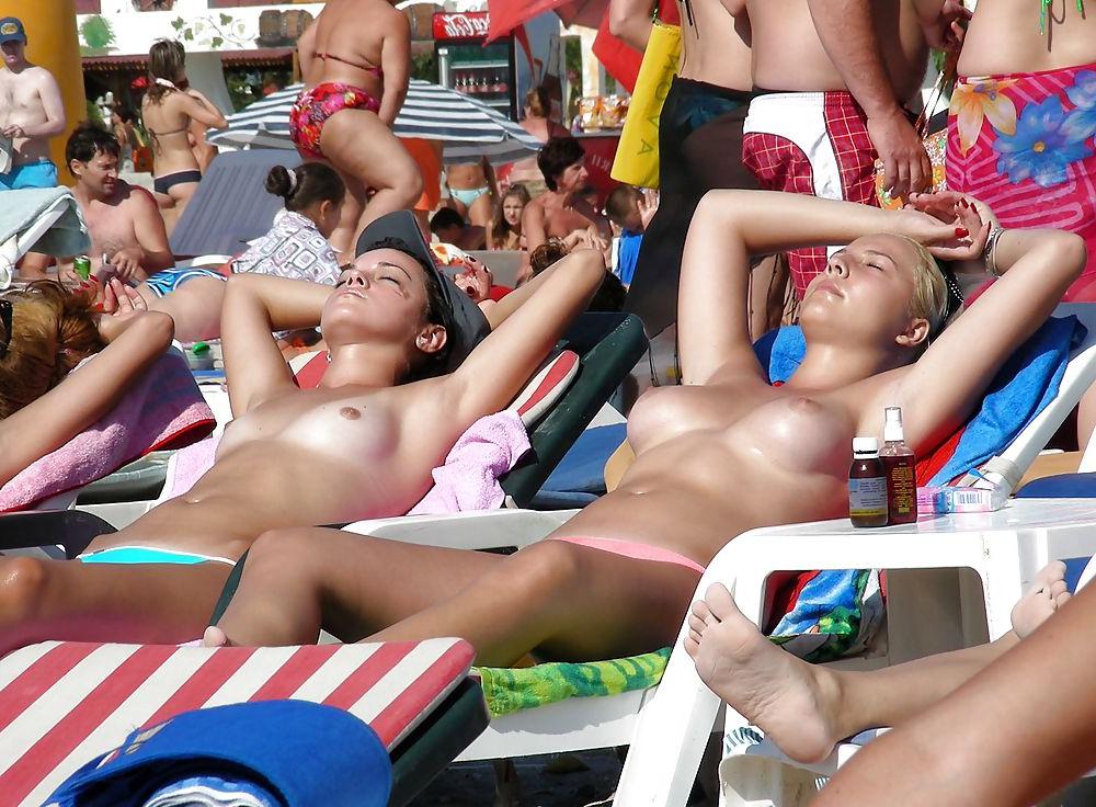 25P Beach Beauties 030 - Candid Mini Series