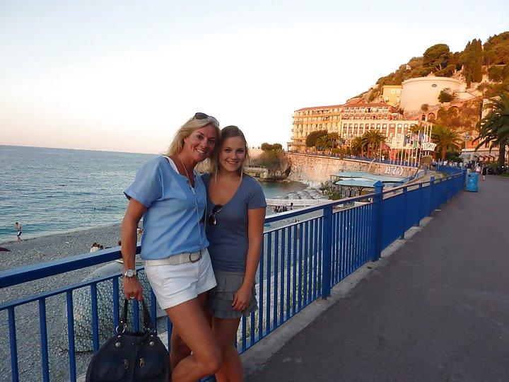 5P Who do you like to fach mom or not her daughter?
