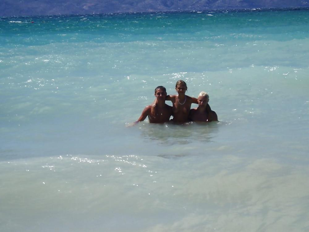 7P Cute Teen on Vacation