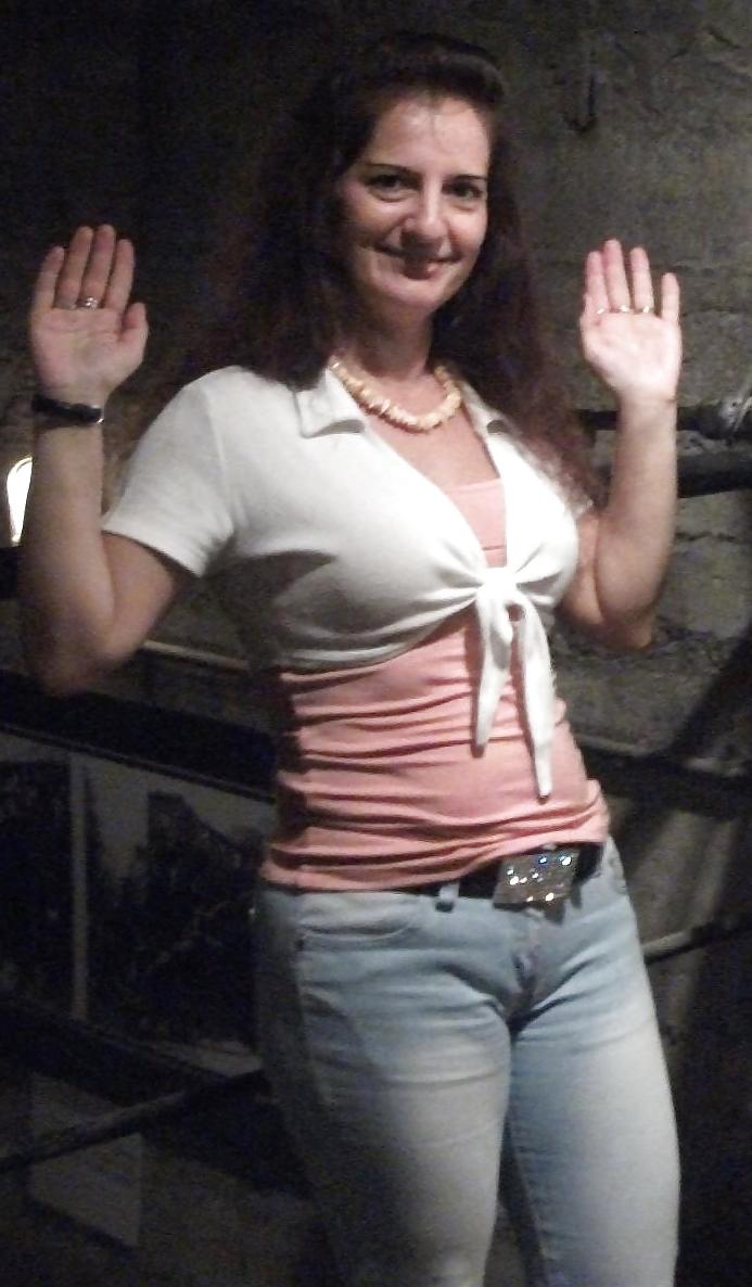 15P Hot milf (nonude)