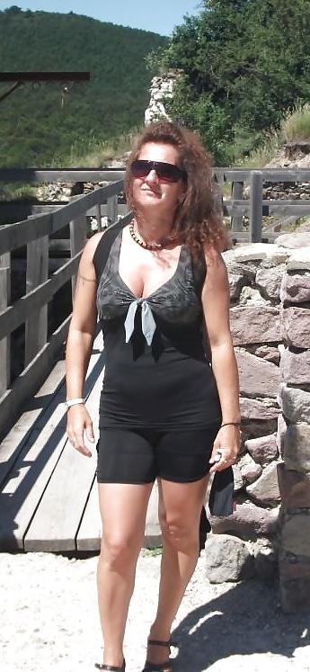 15P Hot milf (nonude)