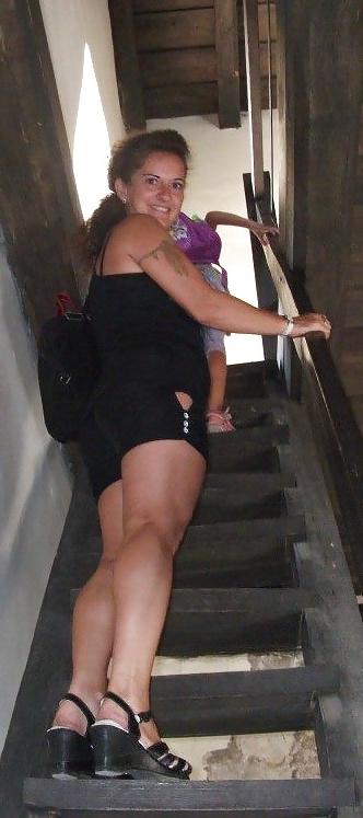 15P Hot milf (nonude)