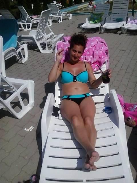 15P Hot milf (nonude)