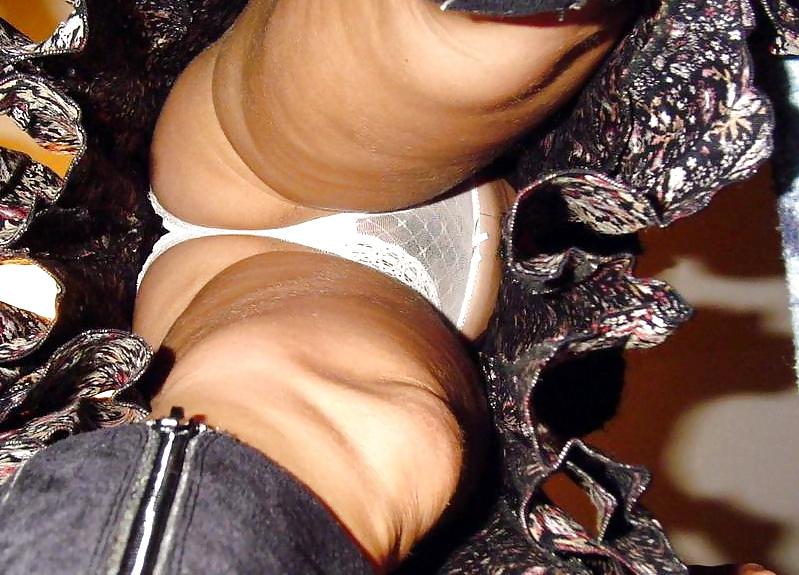 25P Upskirt mature!