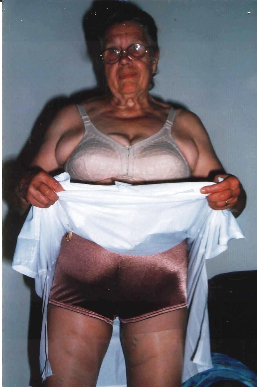 25P Grab a granny 1