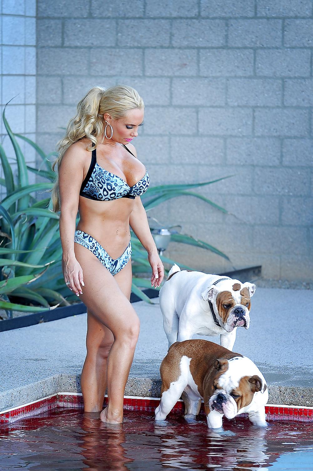 25P Nicole BIG BUTT COCO Austin in Bikini and High Heels