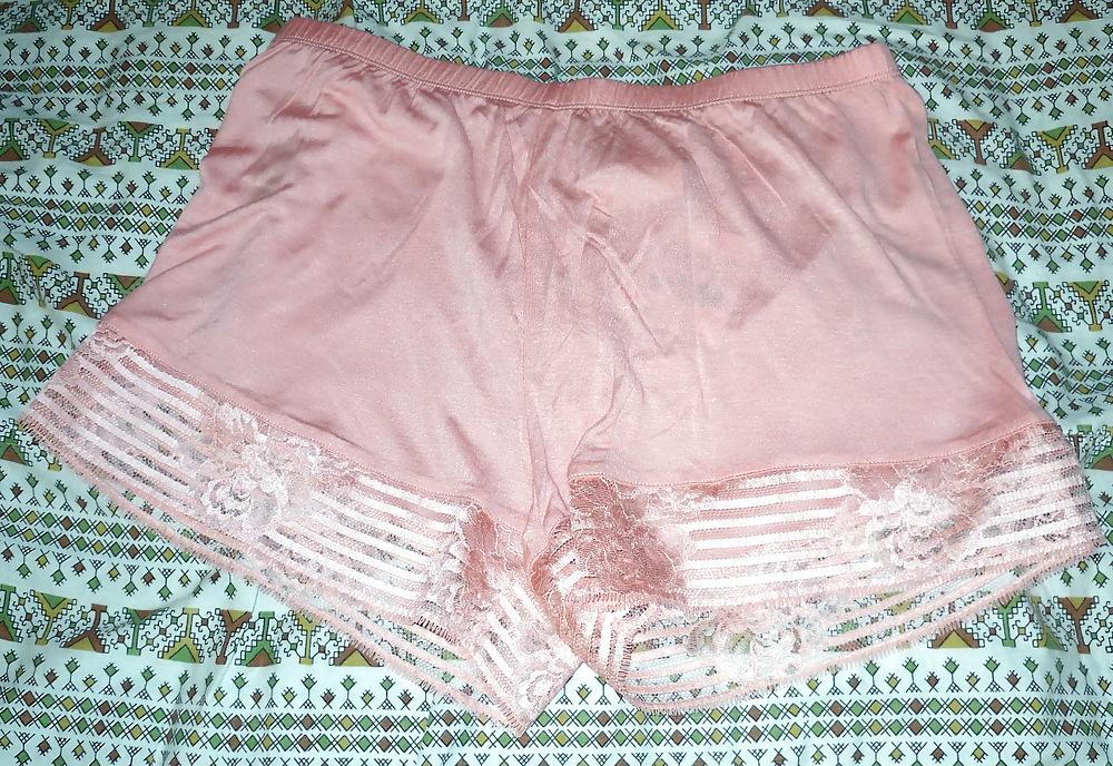 25P Pushuna's vintage stockings and round butt